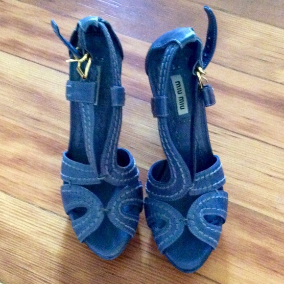 Miu Miu Shoes - Vintage Miu Miu 35 made in Italy